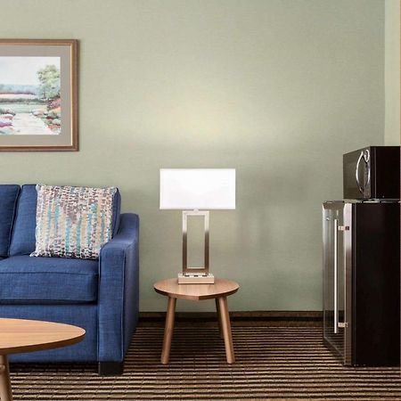 Days Inn By Wyndham Miramichi Nb Extérieur photo