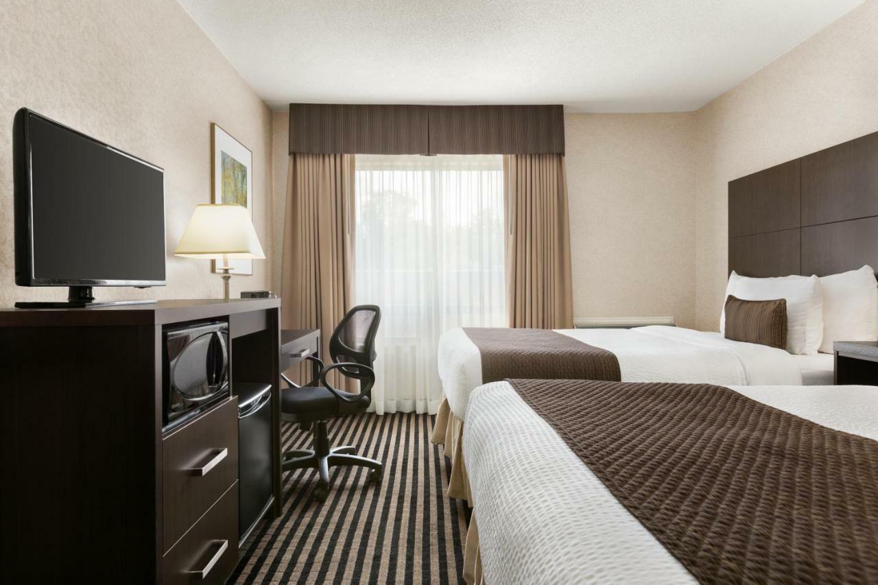 Days Inn By Wyndham Miramichi Nb Extérieur photo
